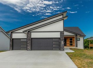 1816 Crabapple Ln, Granger, IA 50109