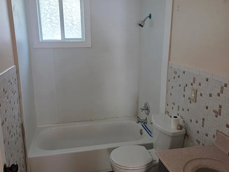 Lemuel Bathroom