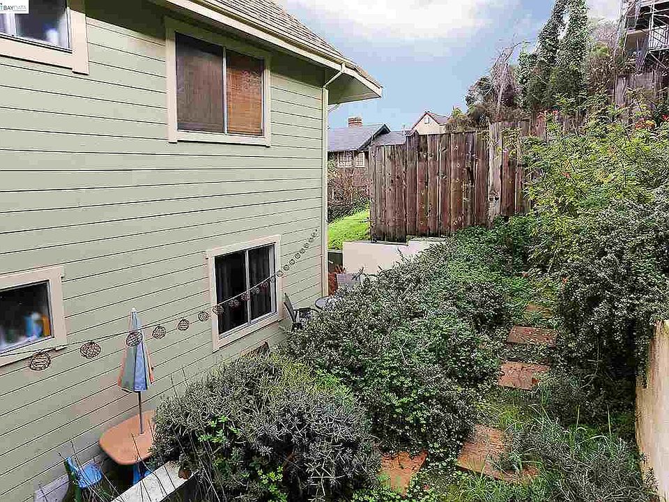 2nd image of 2604 Harrison St