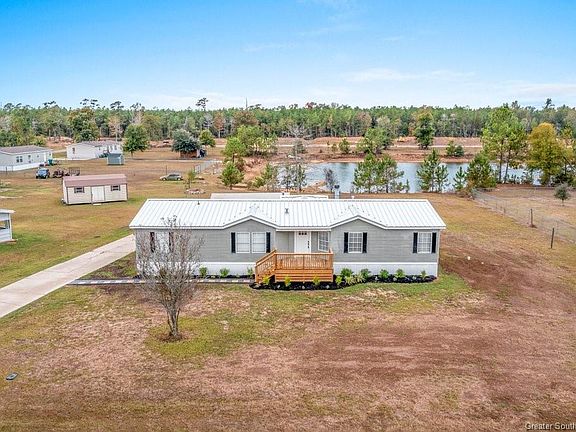 3rd image of 2061 E Holbrook Cir