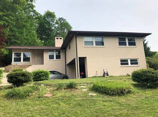 1904 Nottingham Dr, Vestavia, AL 35216