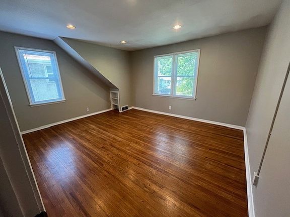 4th image of 998 Lafond Ave