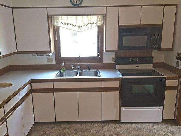 2nd image of 1081 Fonddulac Ave