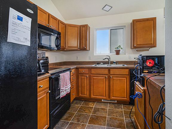 5th image of 19413 W St