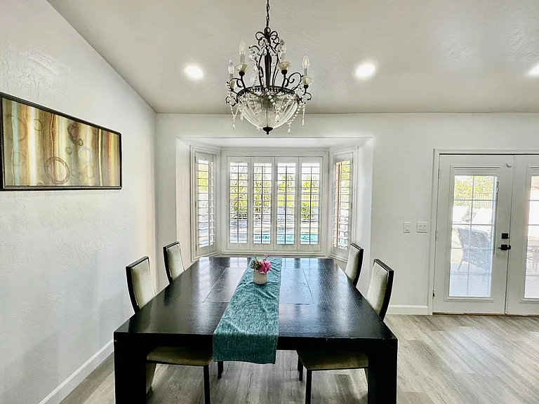 1020 E Hearne Way — Photo 14