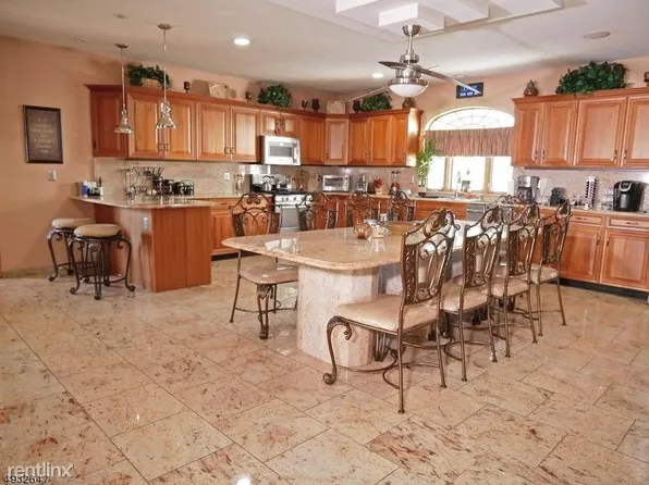 47 Grove St, Little Falls, NJ 07424