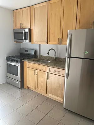 Rented by Beekman Street Realty | media 2