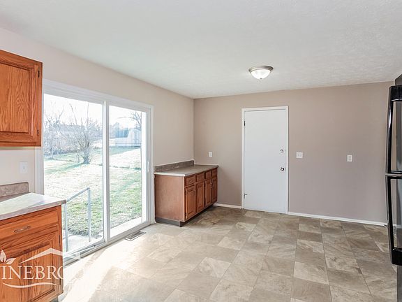 5th image of 1687 Newbrook Dr