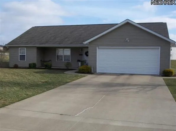 3264 Greentree Cir, Medina, OH 44256