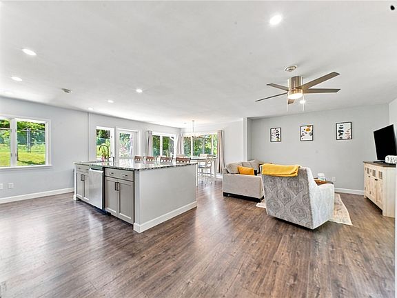 2nd image of 730 Tyrol Blvd