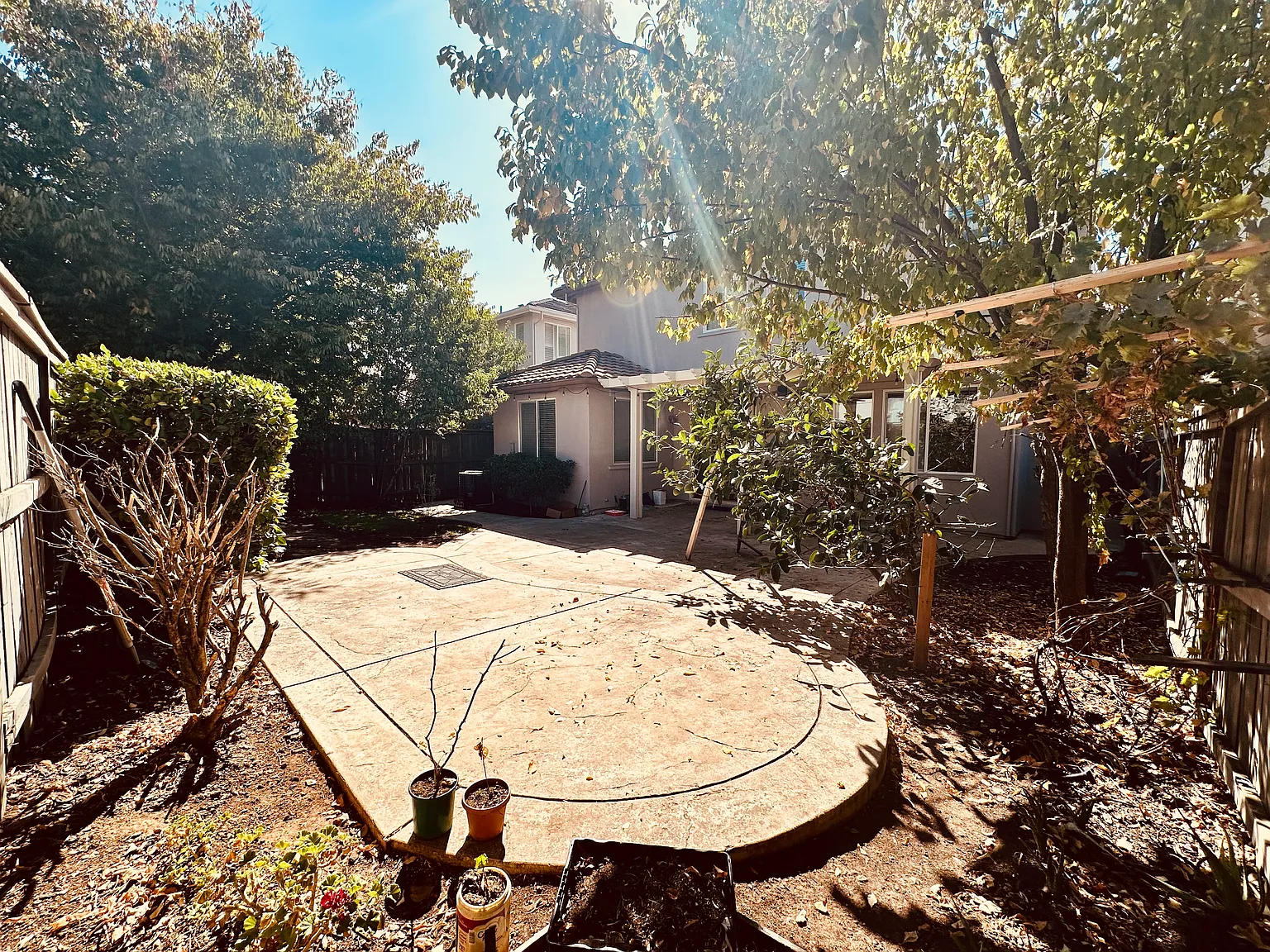 5 bed, 2389 sqft, $3,195 — Photo 3