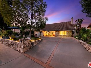 22941 De Kalb Dr, Calabasas, CA 91302