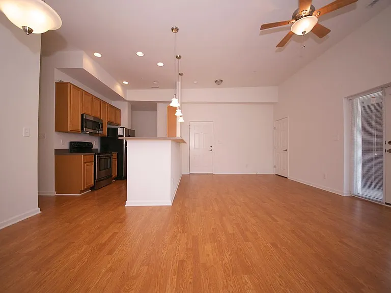655 E 24th St #E — Photo 17
