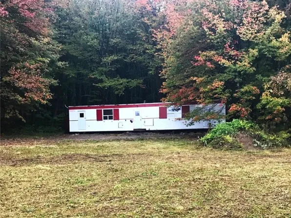 1495 District Rd, Fredonia, PA 16124