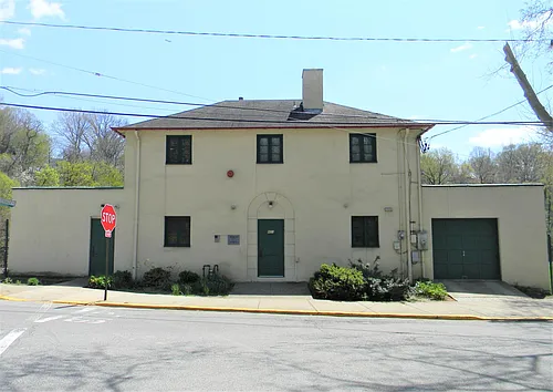 401 Greendale Ave Photo 1
