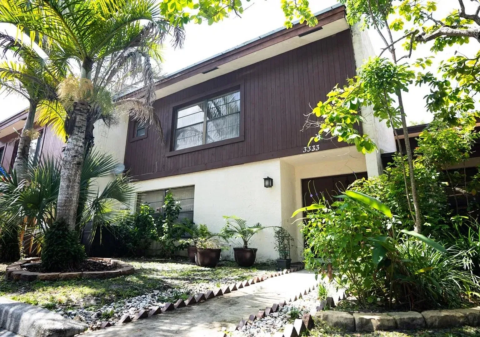 3333 Oak Drive — Photo 1