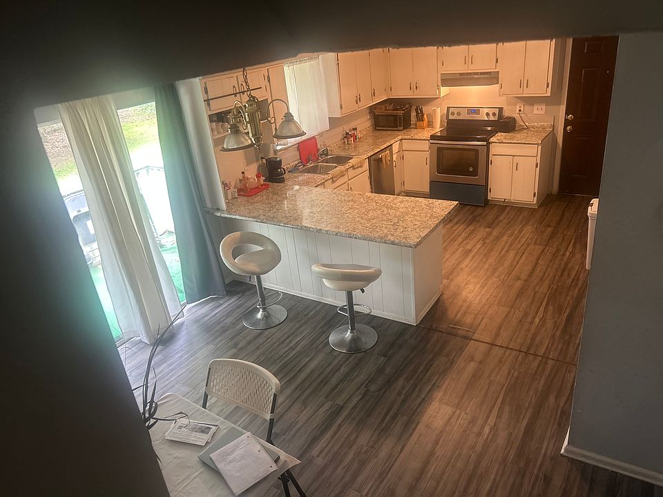 2nd image of 90 Dorsey Ct