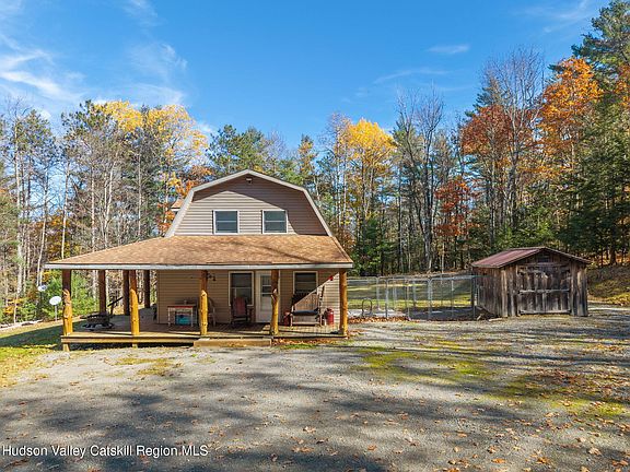 4th image of 400 Greenbush Hill Road