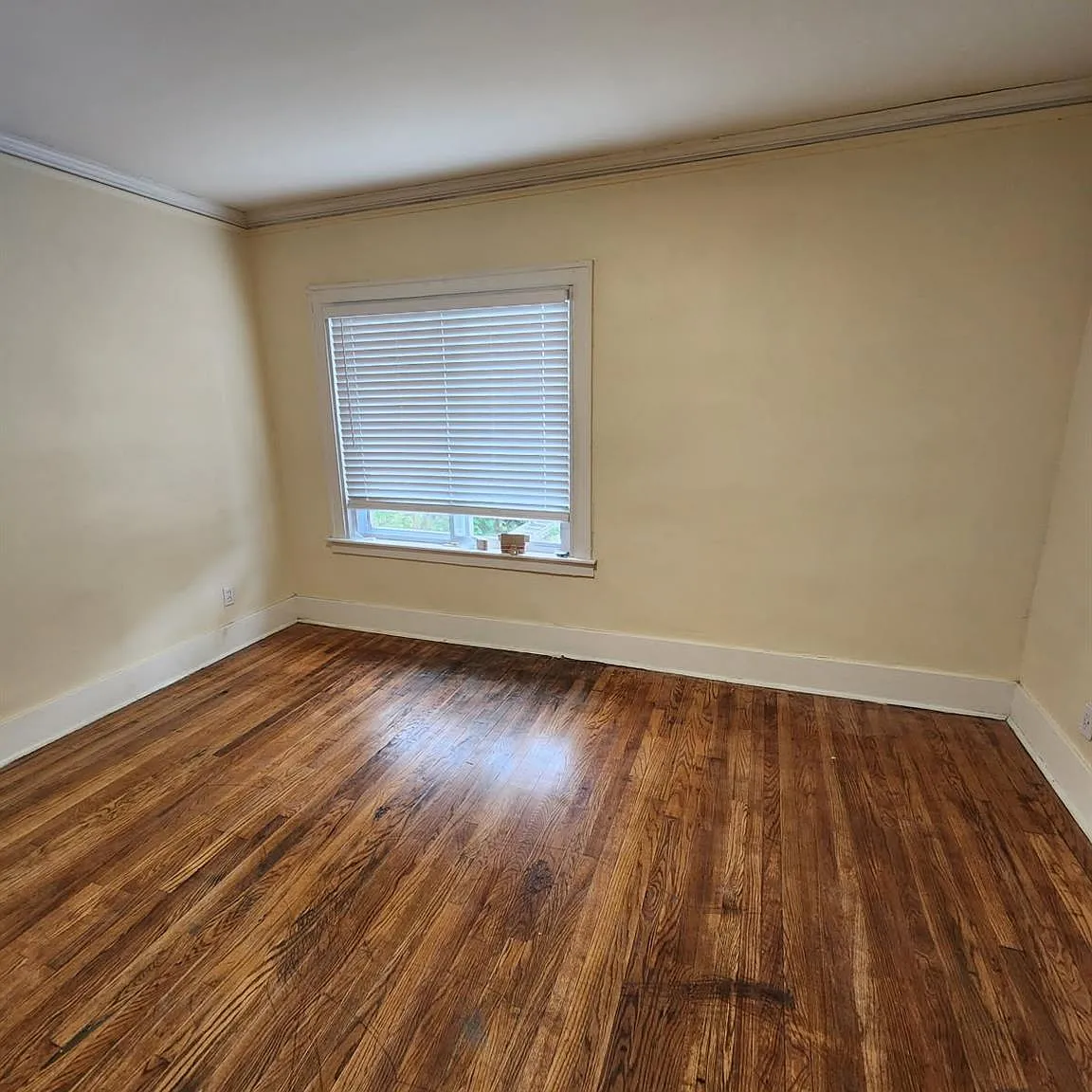 2 bed, 1.0 bath, 1296 sqft, $1,150 — Photo 3
