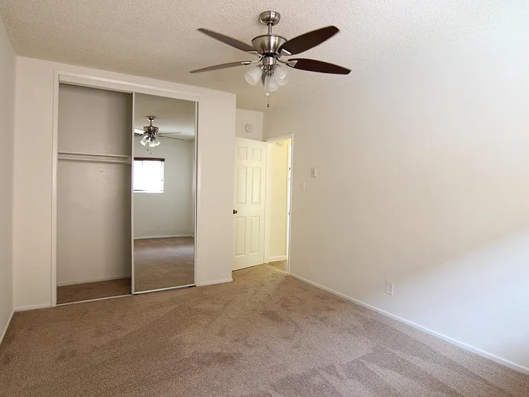 2651 E Wall St #4 — Photo 17