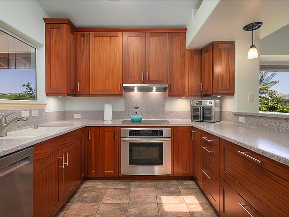 5th image of 75-284 Malulani Dr