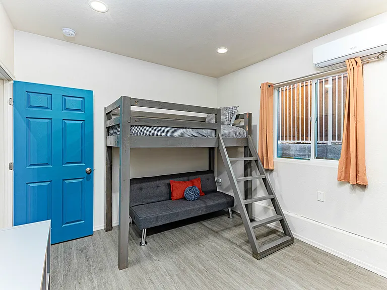 820 Avalon Ave — Photo 29