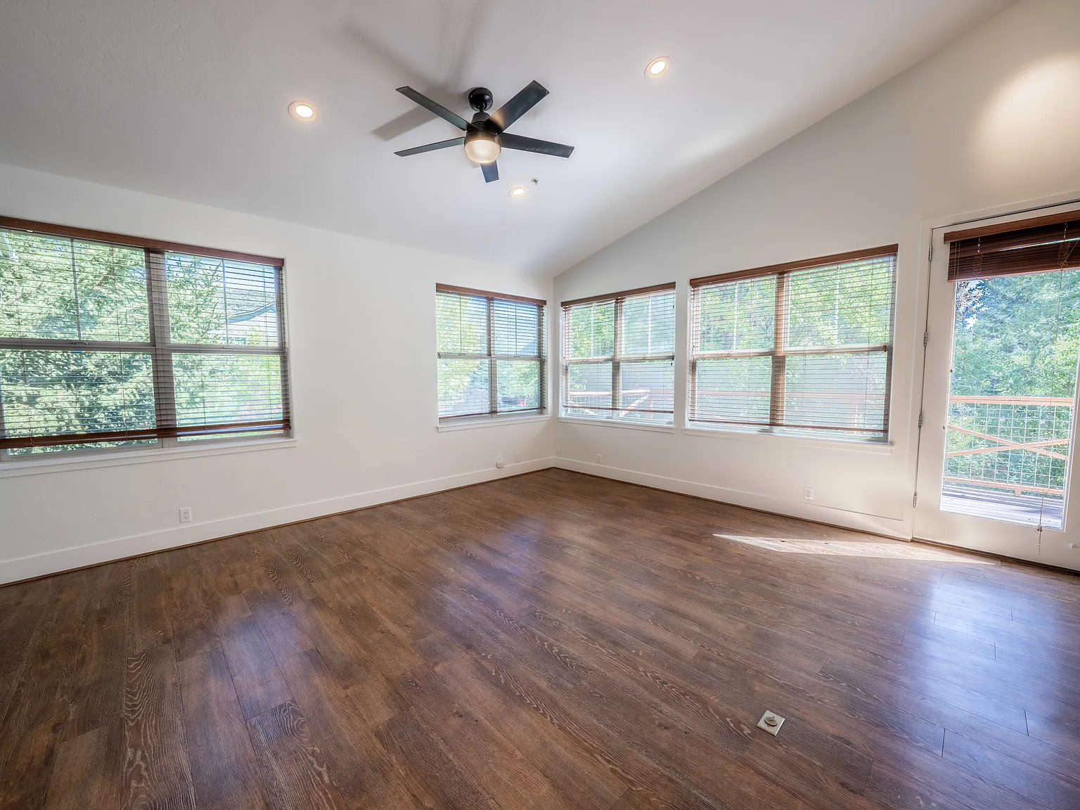 530 Evans Ct — Photo 4
