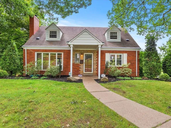840 Macarthur Dr, Pittsburgh, PA 15228