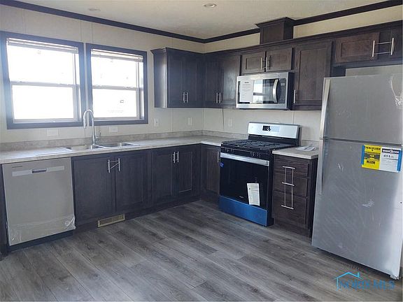 5th image of 1719 Southshore Dr
