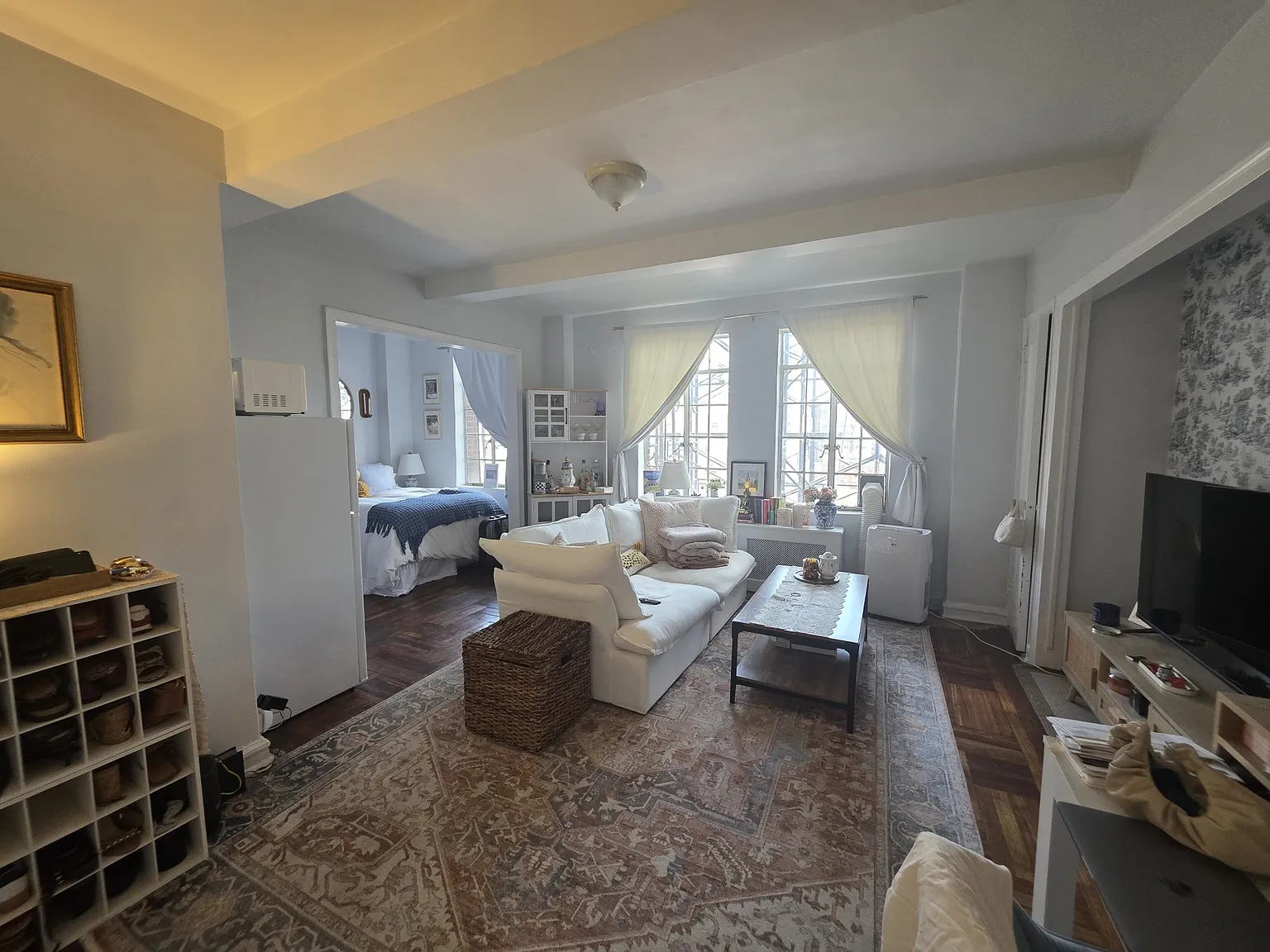 320 East 42nd Street — Photo 3