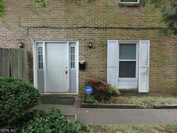 3rd image of 5818 W Hastings Arch
