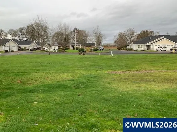 62 S Place Way, Lebanon, OR 97355