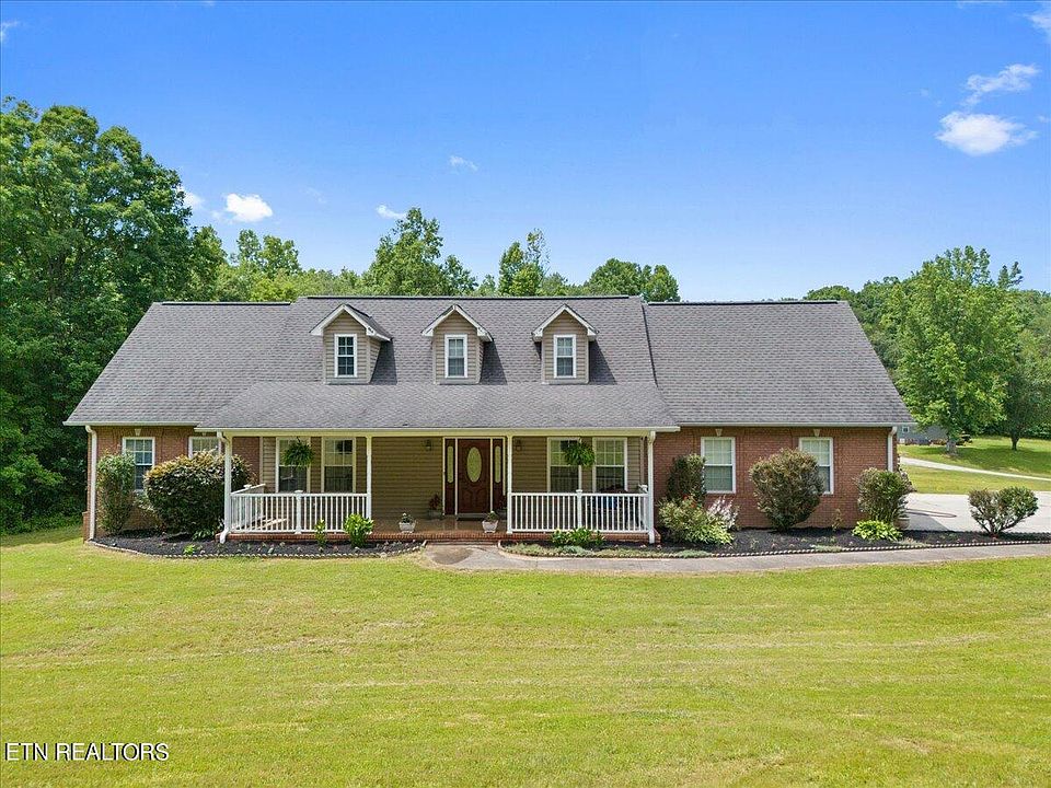 1st image of 129 Hickory Ln