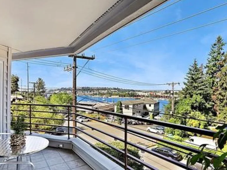 3100 Fairview Ave E #303 — Photo 2