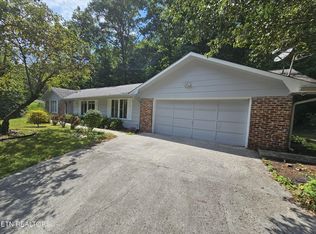 148 Glassboro Dr, Oak Ridge, TN 37830