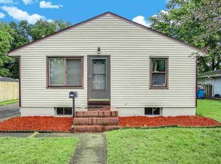 2328 Normandy Dr, Mishawaka, IN