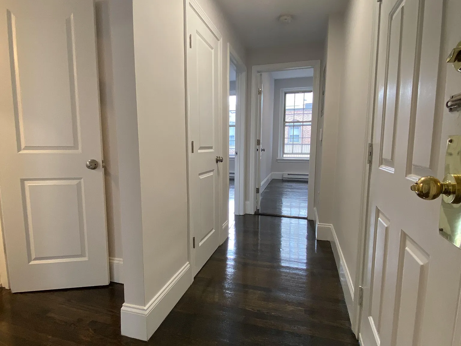 3 bed, 900 sqft, $5,700 — Photo 4