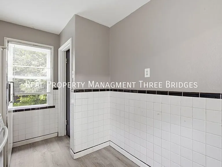 249 S Hartnett Ave — Photo 12