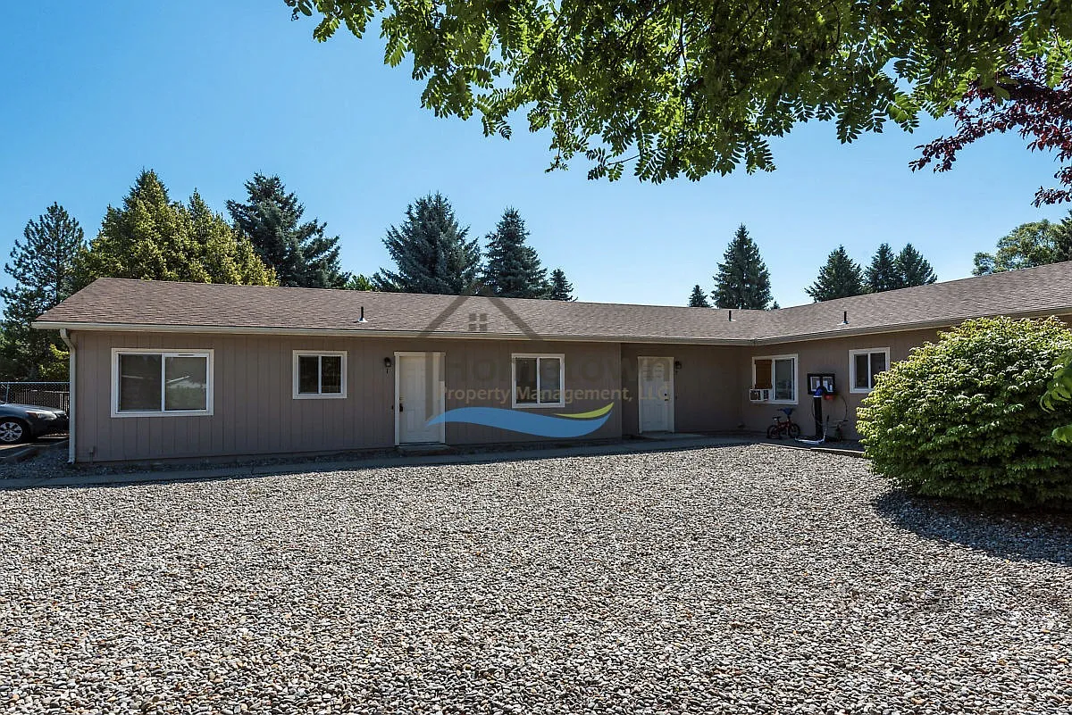 2 bed, 960 sqft, $1,400 — Photo 3