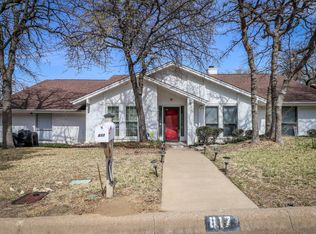 817 High Woods Trl, Fort Worth, TX 76112