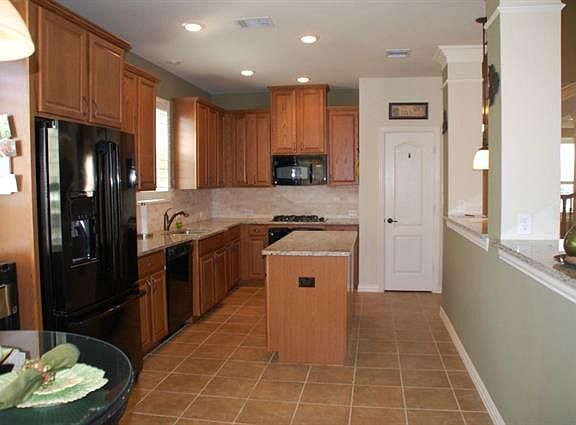 5th image of 2415 Mesa Glen Dr