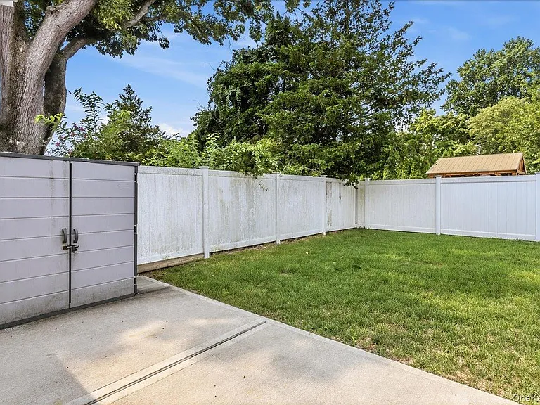 534 Bellmore Rd — Photo 13