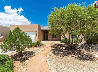 5863 Habanero Dr, Las Cruces, NM 88012