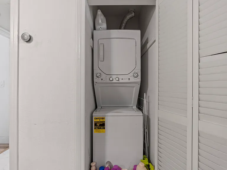 2532 SW 27th St #2 — Photo 8