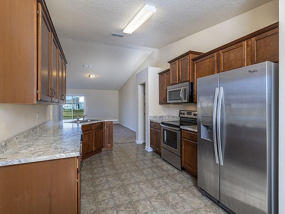 4th image of 3247 Canyon Falls Dr