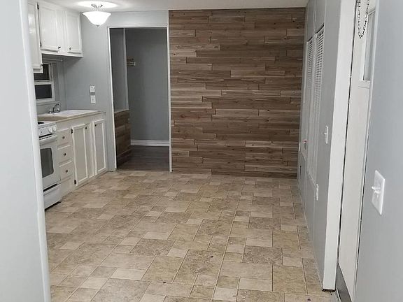 3rd image of 207 N 7th St #A