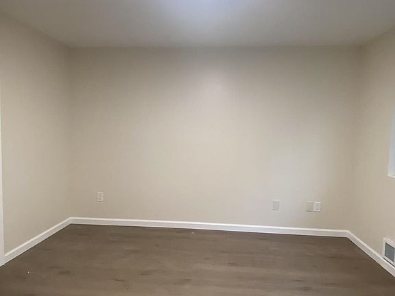5th image of 13908 SE Newport Way