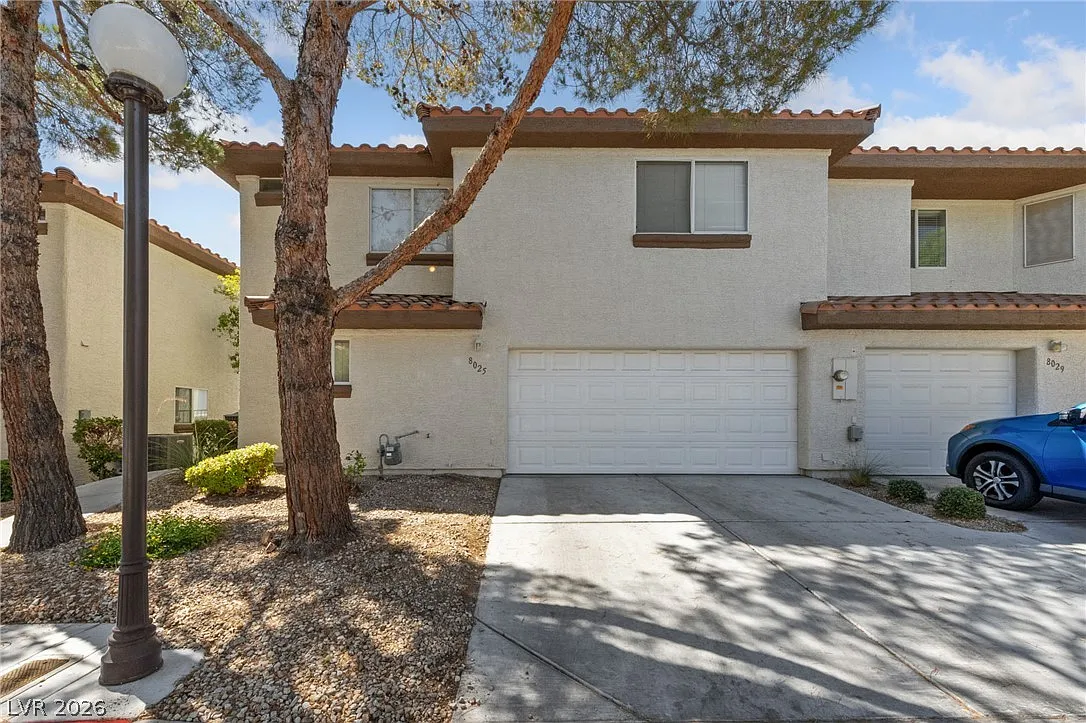 3 bed, 2.5 bath, 1362 sqft, $1,850 — Photo 1