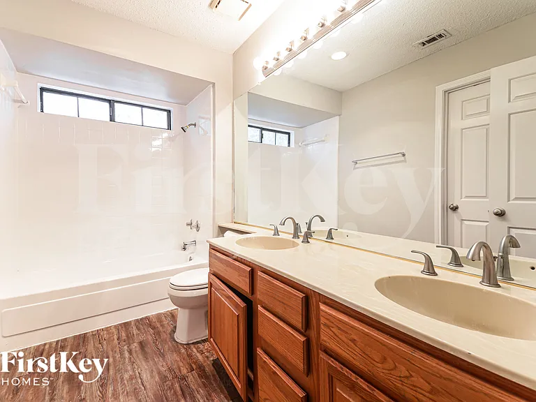1403 Bradford Pl — Photo 16