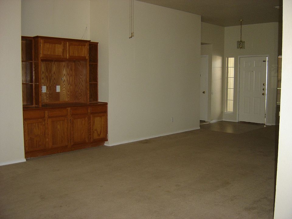 1st image of 804 Redding Dr
